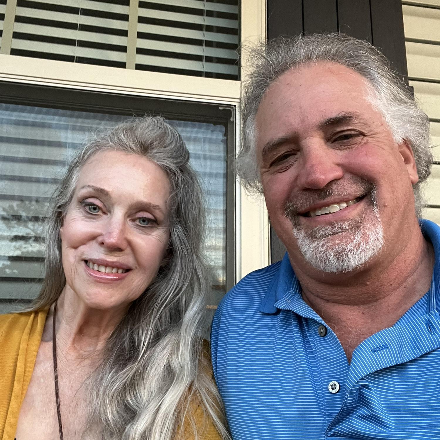 "Ma and Pa" lol.. sitting on Tori's front porch 🩵🧡