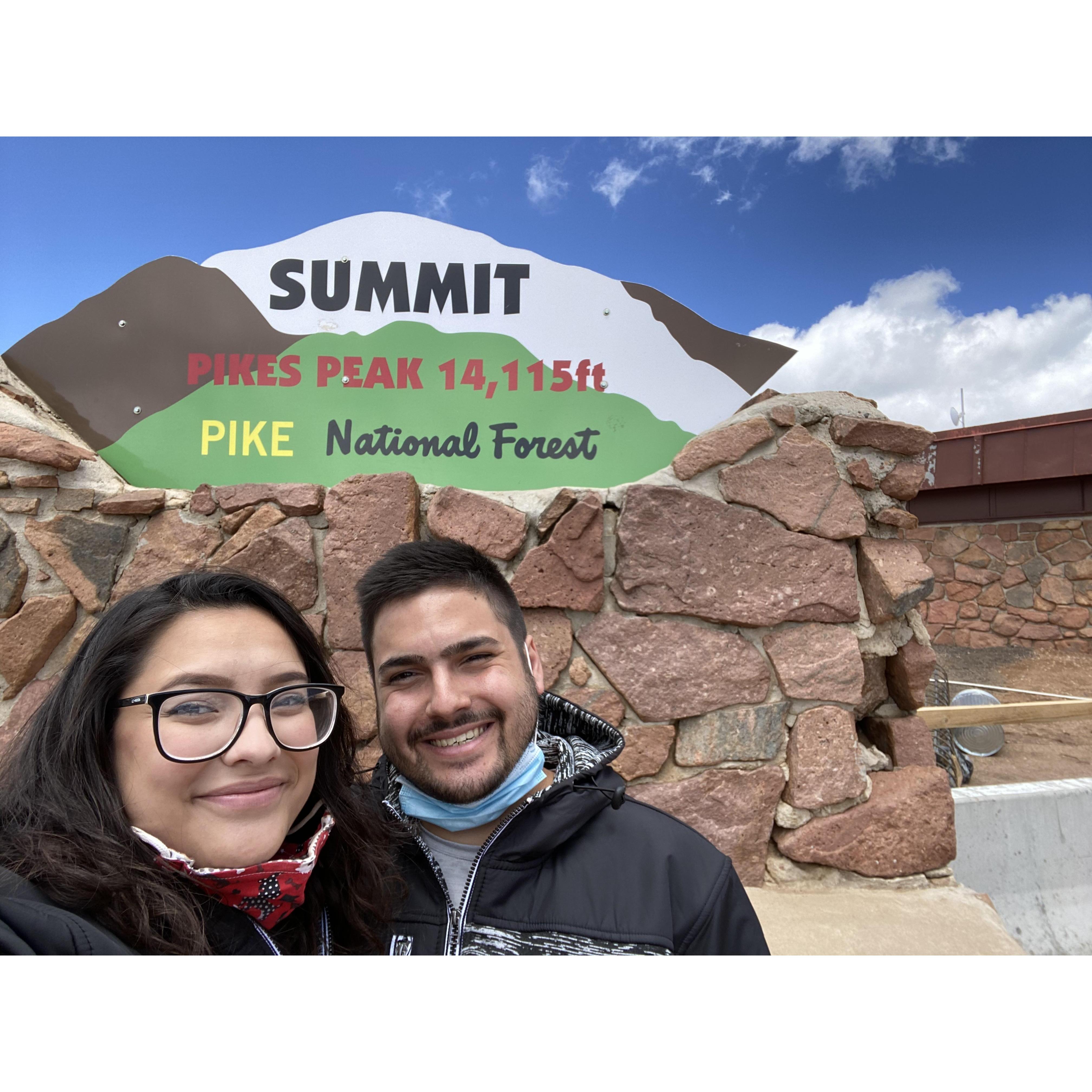 We visited the top of Pikes Peak and ate donuts! They were very good 😋