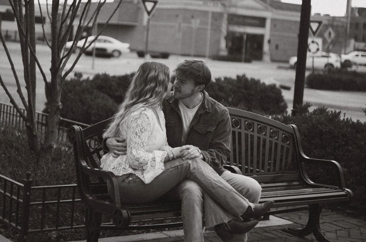 The Wedding Website of Delaynie Lintz and Hunter Byers