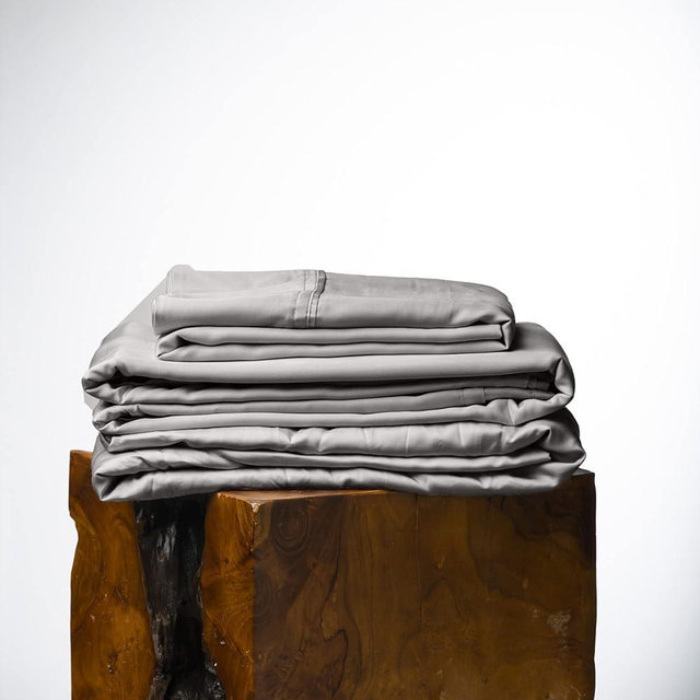 Olive + Crate Luxury Series: 100% Tencel Eucalyptus Queen Size Sheets Set - 4PC Super Soft Cooling Bed Sheets with Deep Pocket up to 18'' - Flat Sheet, Fitted Sheet and 2 Pillowcases | Stone Gray