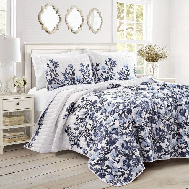 3pc King Tanisha Reversible Quilt Set Navy/White - Lush Décor