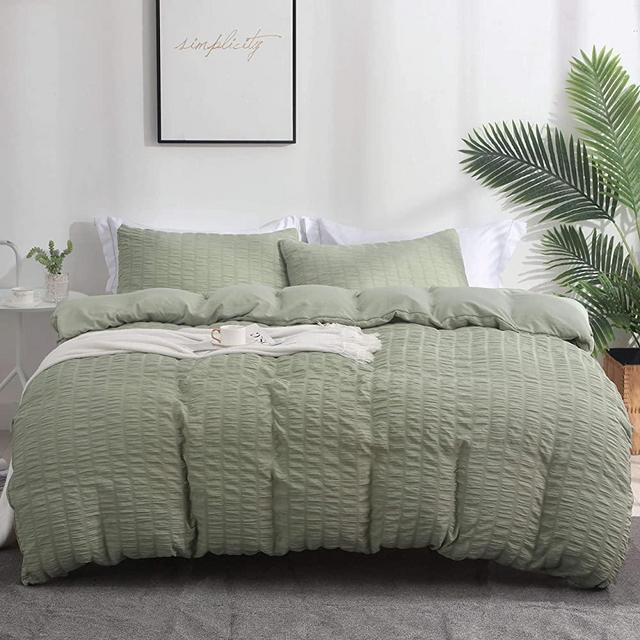 AveLom Green Duvet Cover King(104 x 90 inches), 3 Pieces (1 Duvet Cover, 2 Pillow Cases),Seersucker Tripe Soft Washed Microfiber Textured Duvet Cover Set with Zipper Closure, Corner Ties