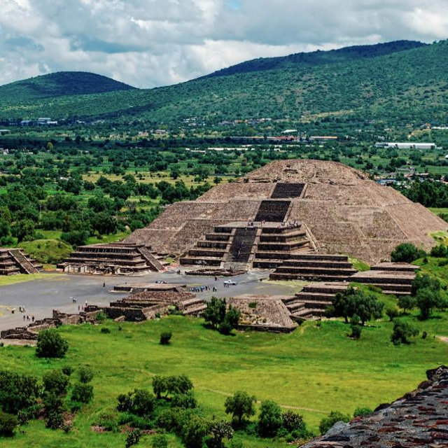 Teotihuacan tour
