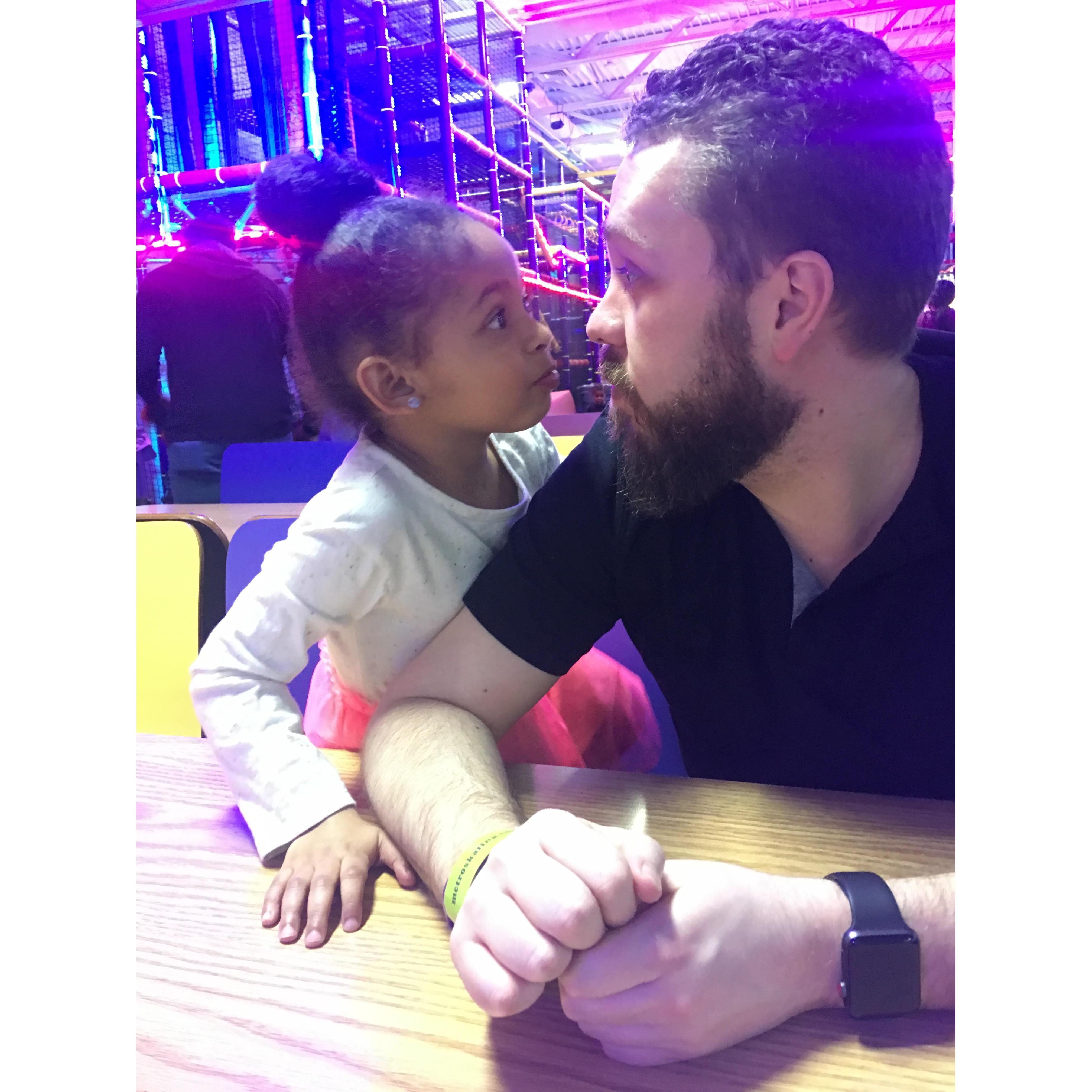 Randy and Hayes debating who loves 'NayNay' more