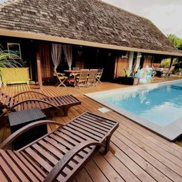 Honeymoon: Tahiti AirBnB Night #2