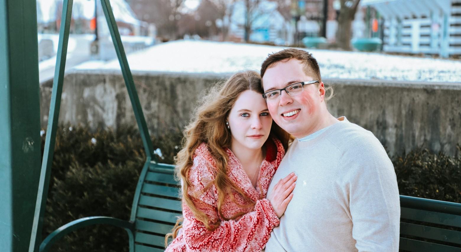 The Wedding Website of Lindsey Howard and Jonah Mays
