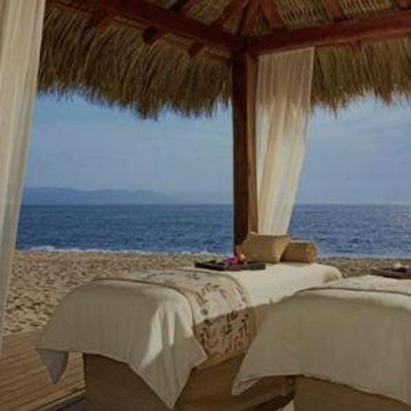 Beach-Side Couples Massage in Zanzibar