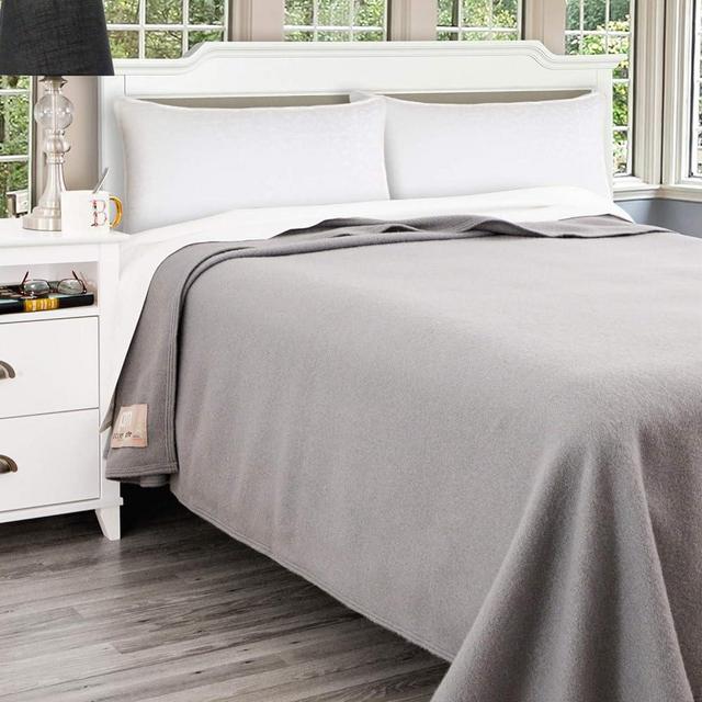 Poyet Motte Antibes 350GSM 100-Percent Wool Medium Weight Oversized Blanket, Machine Washable (Grey, Full/Queen Size)
