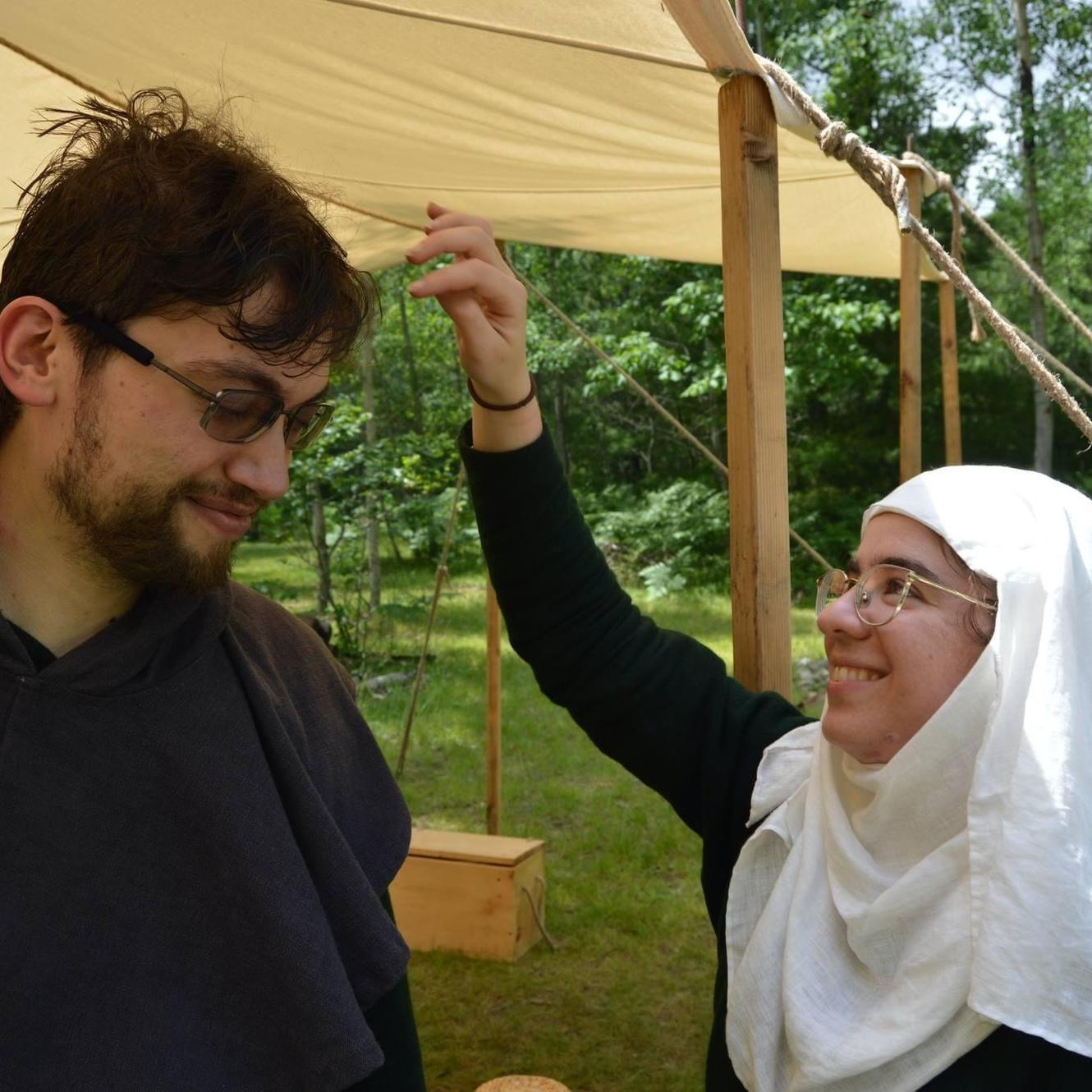 Reenacting 12th century France during the reign of Louis IX (except the glasses)