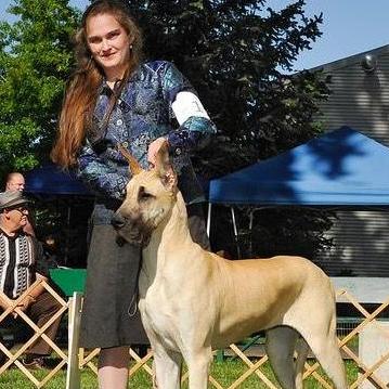 I'm not sure if Jessica is more fierce in the dog show ring or with armor on, swinging a sword.