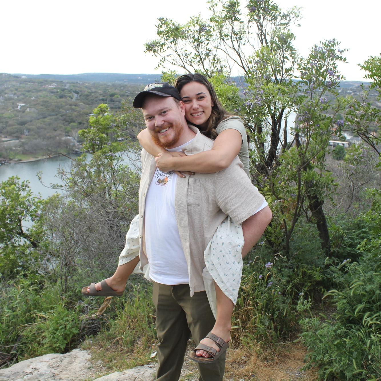 Engagement photo shoot at Mount Bonnell 💍