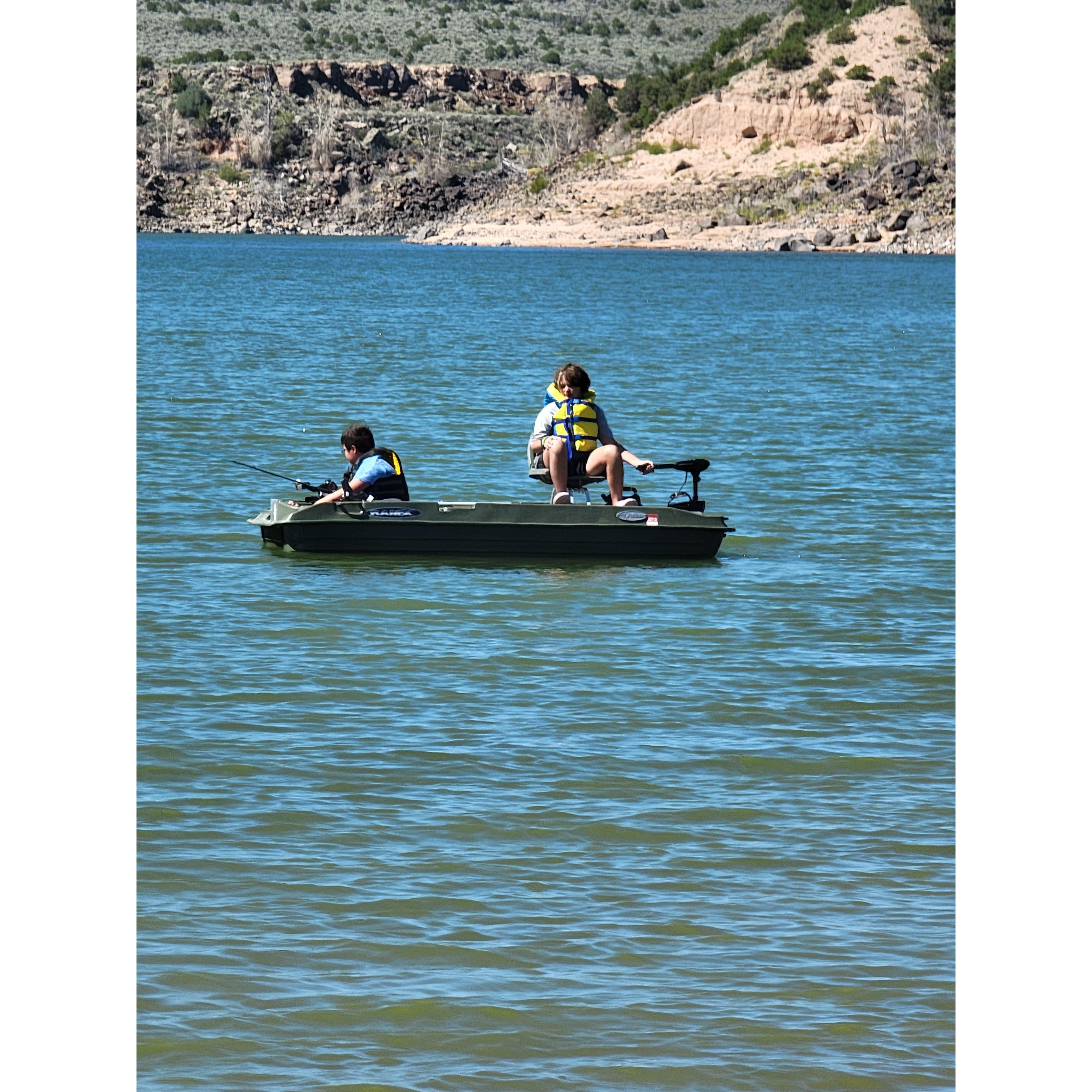 Ely and Ashton on the boat at Mountain Home Reservoir 2022