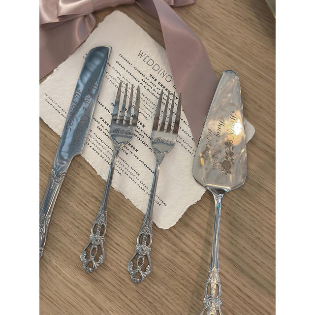 Personalized Wedding Cake Cutting Set: Engraved Knife and Forks, Gold or Silver