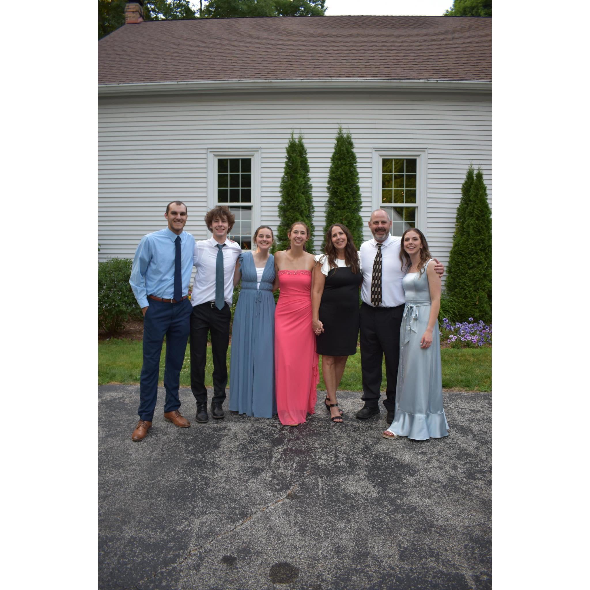 Ainsleys Family - (L-R) Dylan, Dawson, Lauren, Mara, Mary, Phil, Ainsley