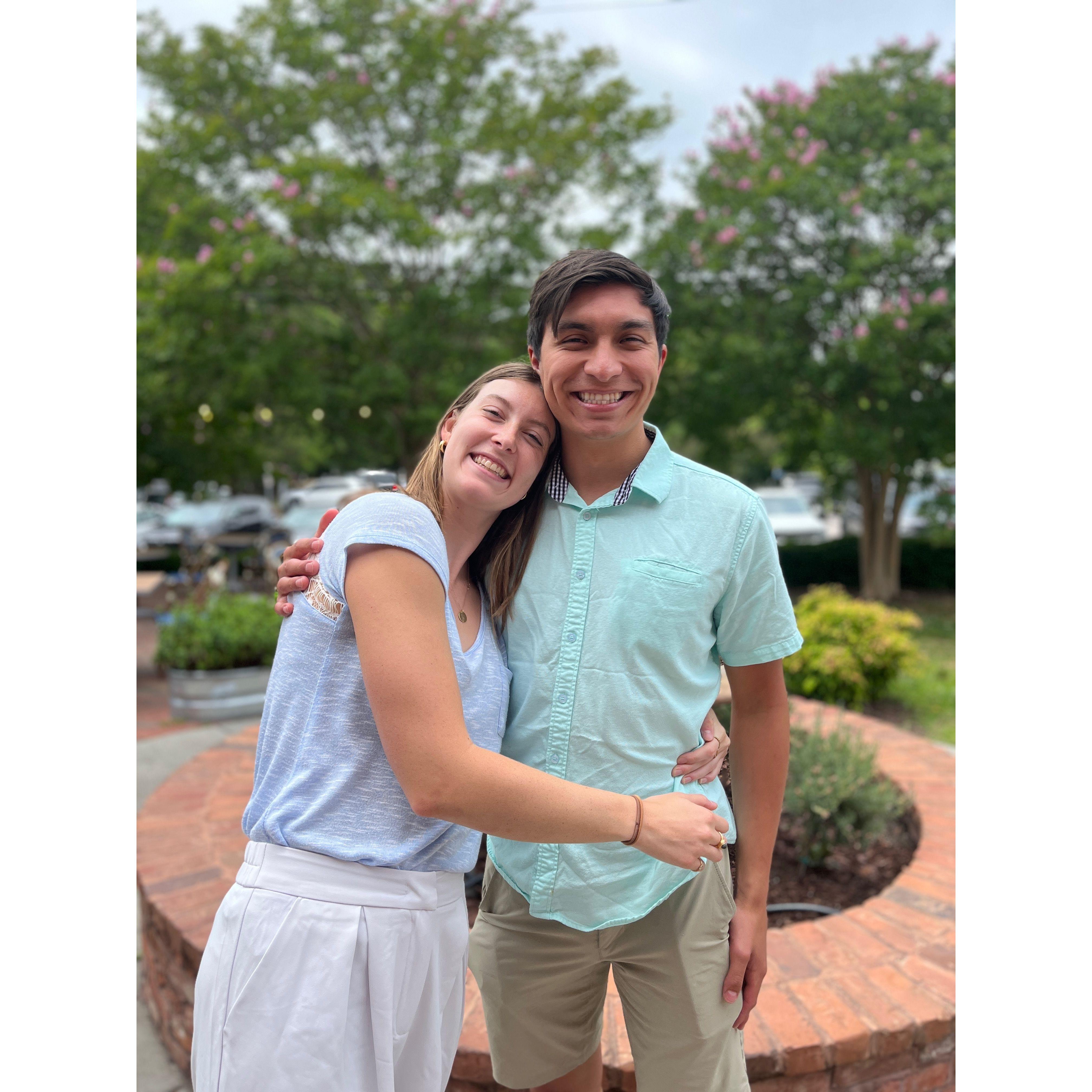 Early dating, some of Sarah's friends snapped this photo after meeting Pedro for the first time