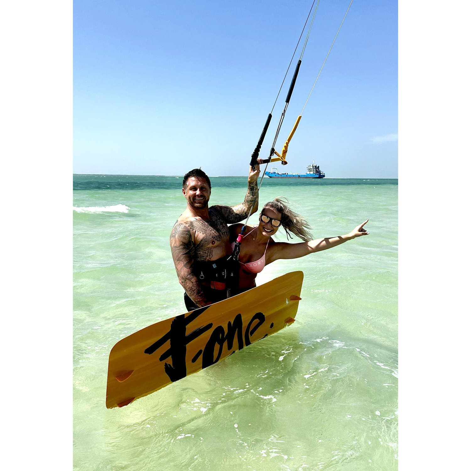 EN: Kitesurfing adventures together
PL: Kitesurfing – nasza kolejna wspólna pasja do wiatru i fal