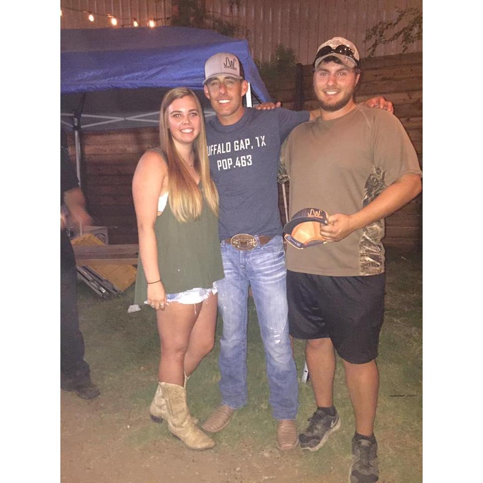 We love Aaron Watson!!