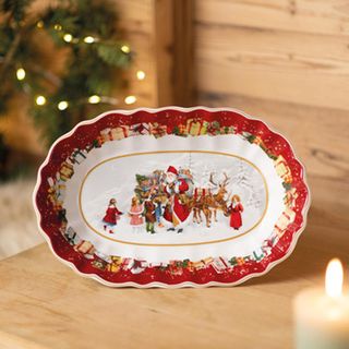 Toy's Fantasy Santa & Children Oval Bowl