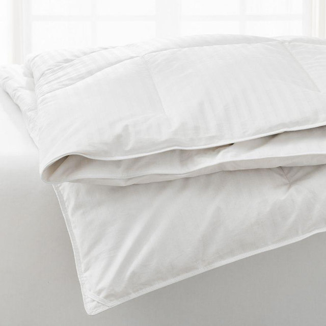White Classic Down Comforter, Full/Queen