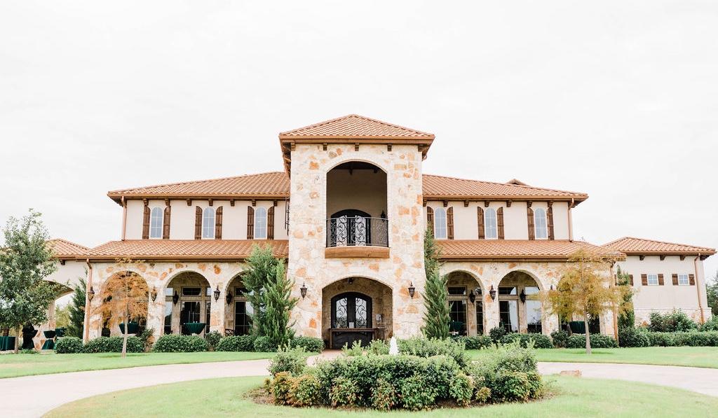 The Wedding Website of Alexandra Land and Zachary VanCompernolle