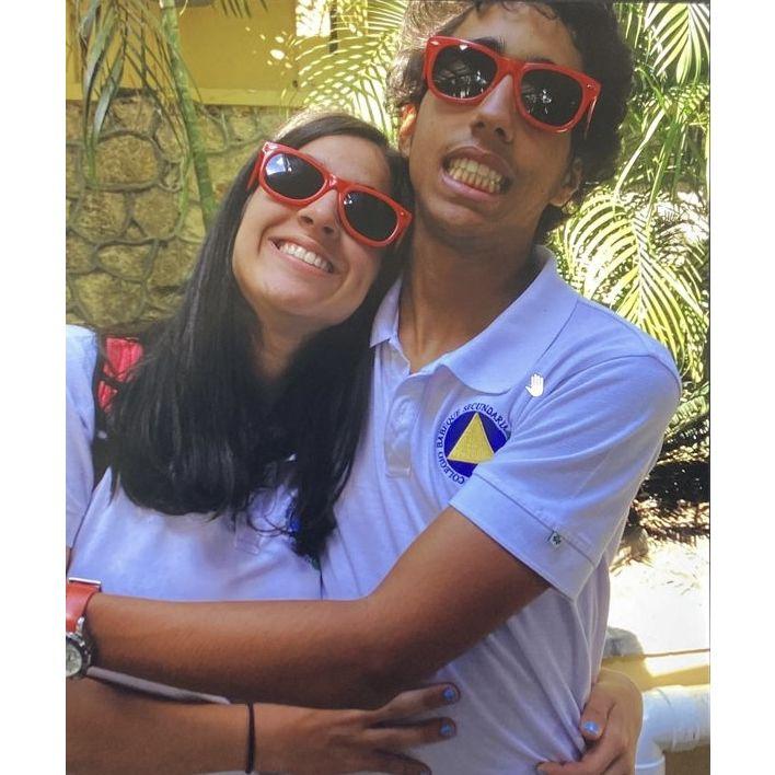 Novios en el colegio/ 2014