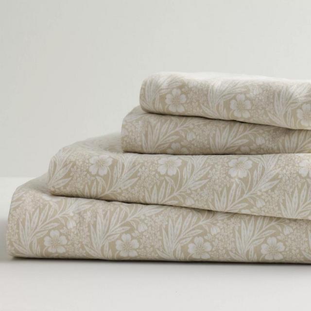 Cuddl Duds® Queen Sized Cotton Flannel Sheet Set with Pillowcases