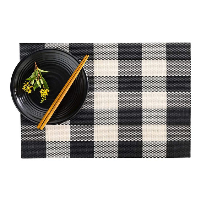 Carmel Mesh Black and White Vinyl Woven Placemat - Large Gingham - 16" x 12" - 6 count box - Restaurantware