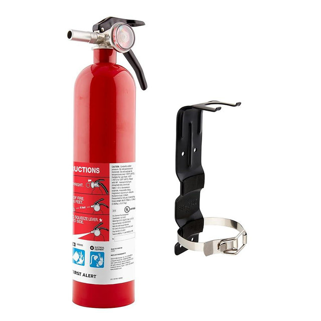 First Alert HOME1 Rechargeable Standard Home Fire Extinguisher UL Rated 1-A:10-B:C, Red with Metal Bracket Bundle