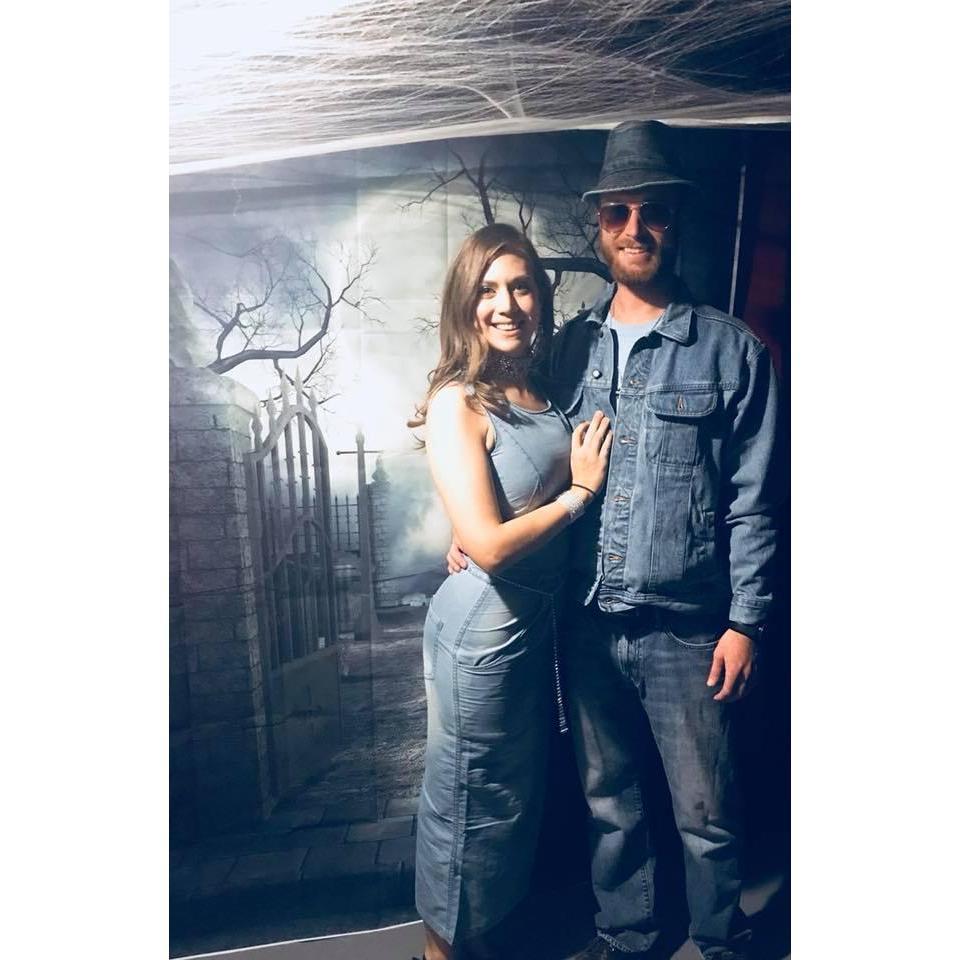 The better Brittany and Justin (Halloween 2018 Britney Spears & Justin Timberlake 2001 VMAs)