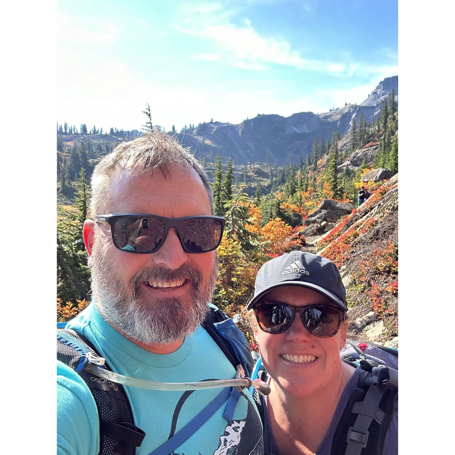 Hiking the Chain Lakes trail at Artist Point