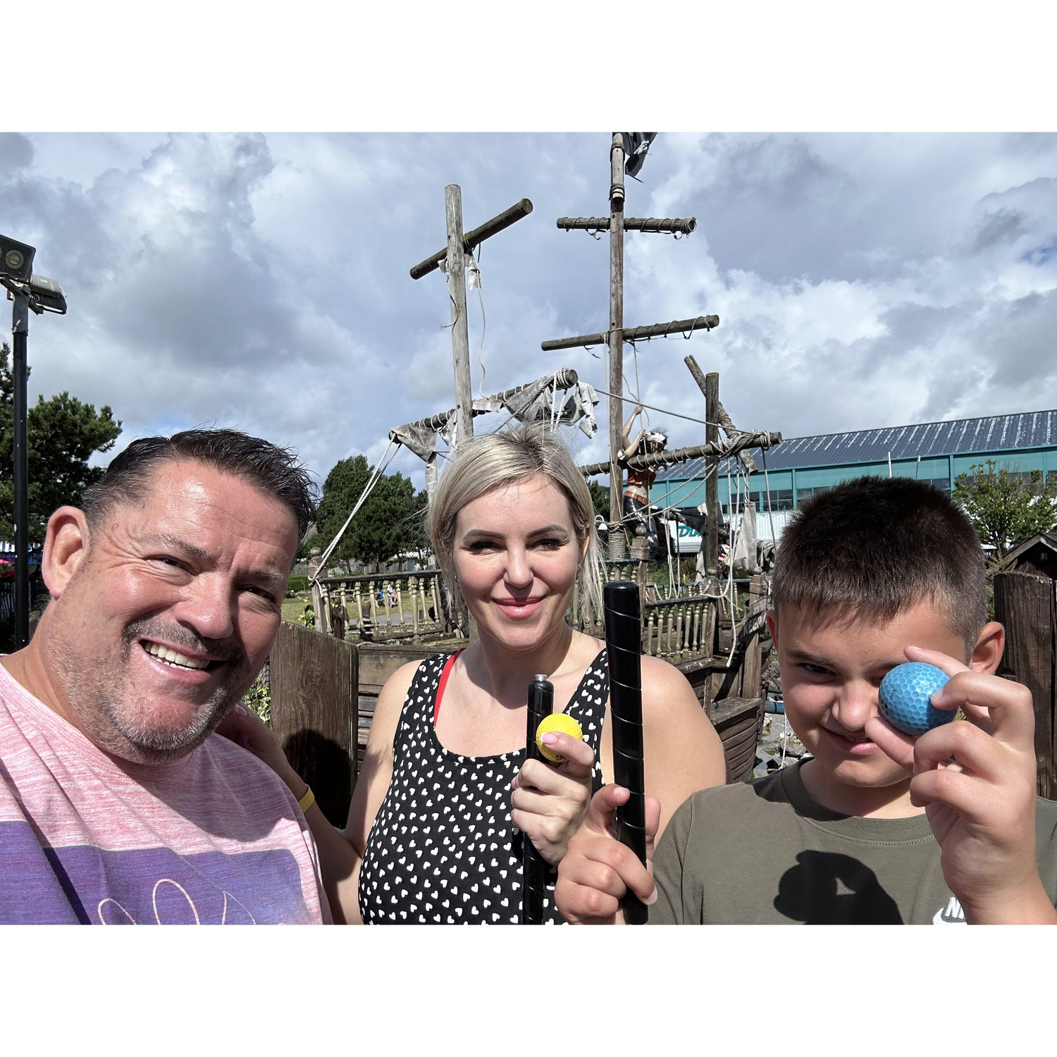 Crazy golf, Blake won