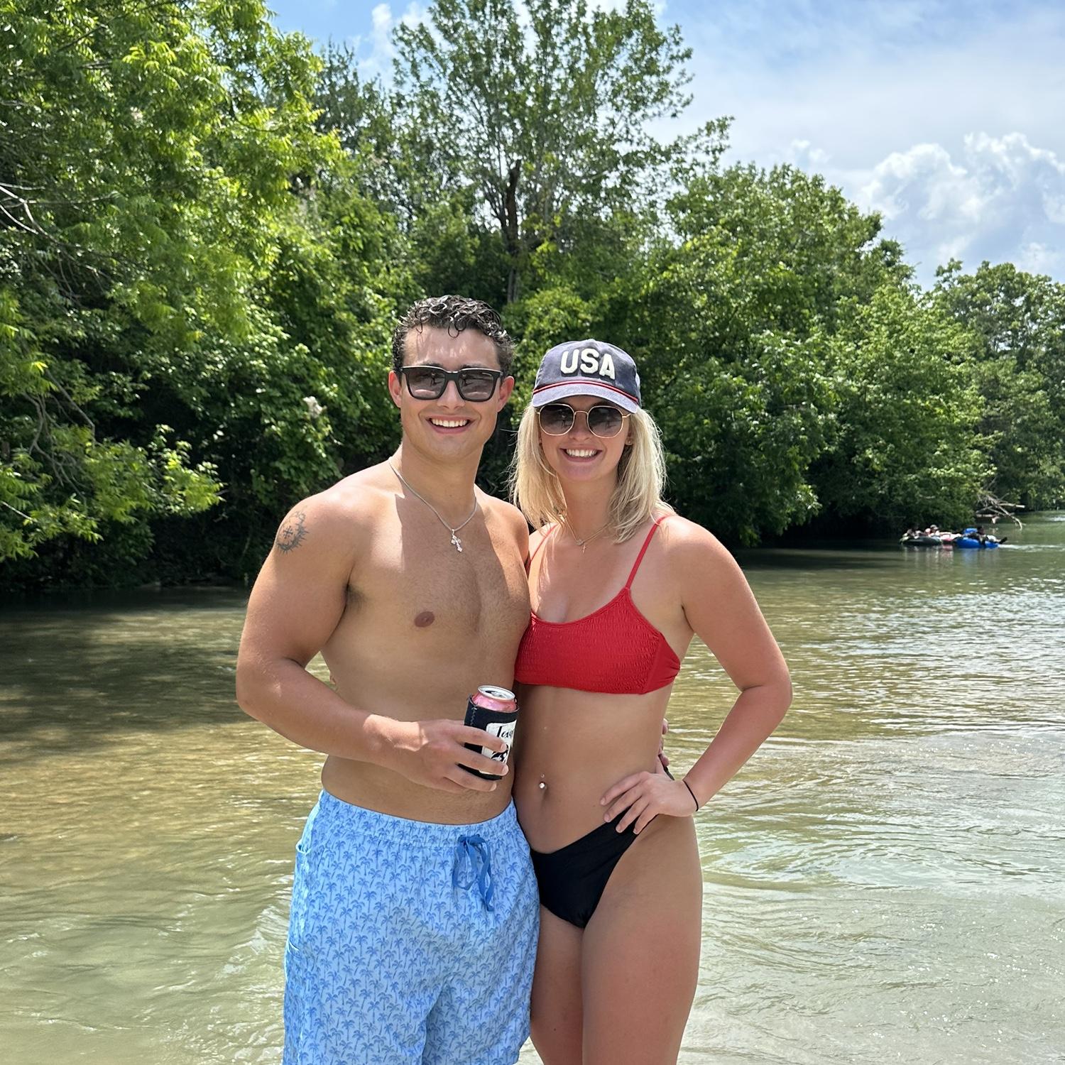 Lots and lots of floats on the San Marcos river!
