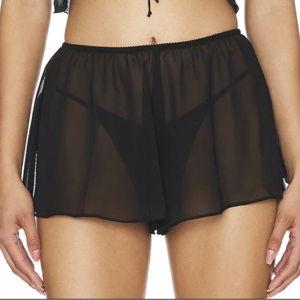 Coucou Lola Tap Shorts - Black - L