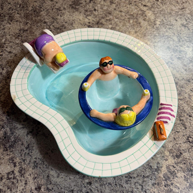 Vintage 1995 Lotus Swimming Pool & Hot Tub Chip and Dip Bowl – Ceramic Pool Party Serveware with Figurines