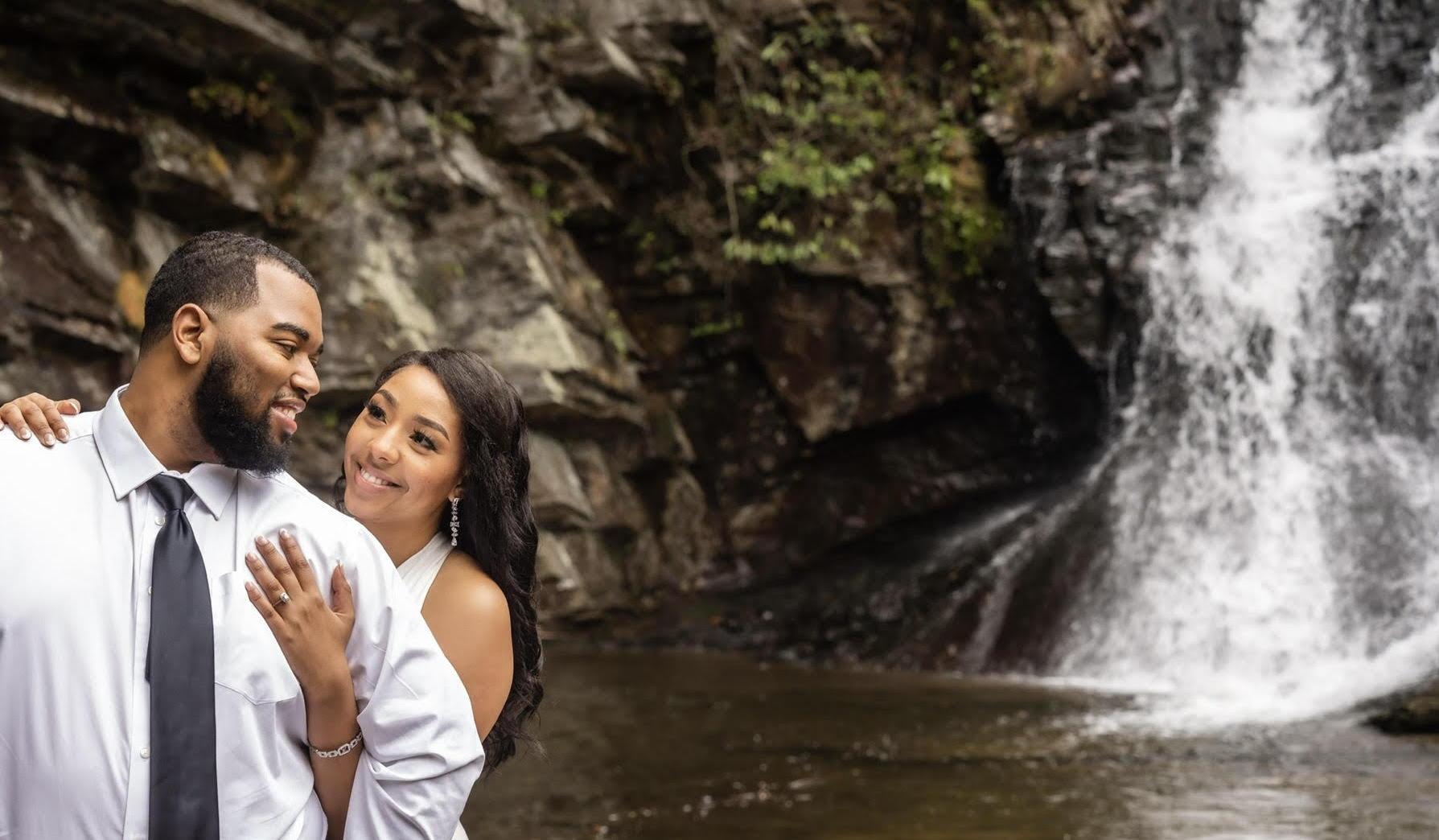 Hali Hayes and Christopher Johnson's Wedding site