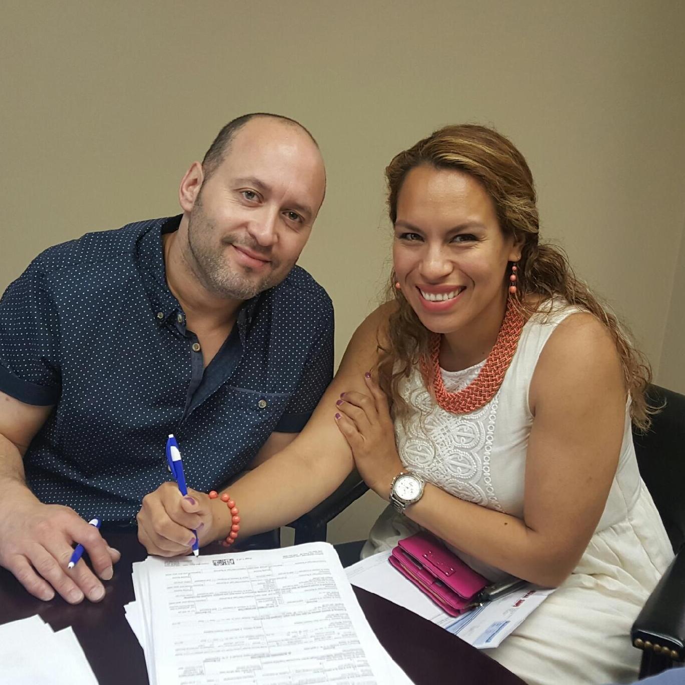 Purchasing our home! 
Comprando nuestra casa!