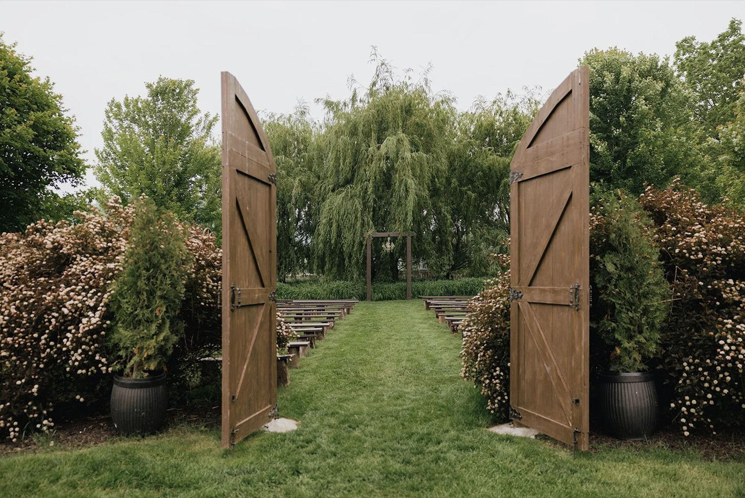 The Wedding Website of Aivary Stein and Alek Krueger