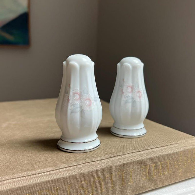 Vintage Set Of Floral Salt & Pepper Shakers