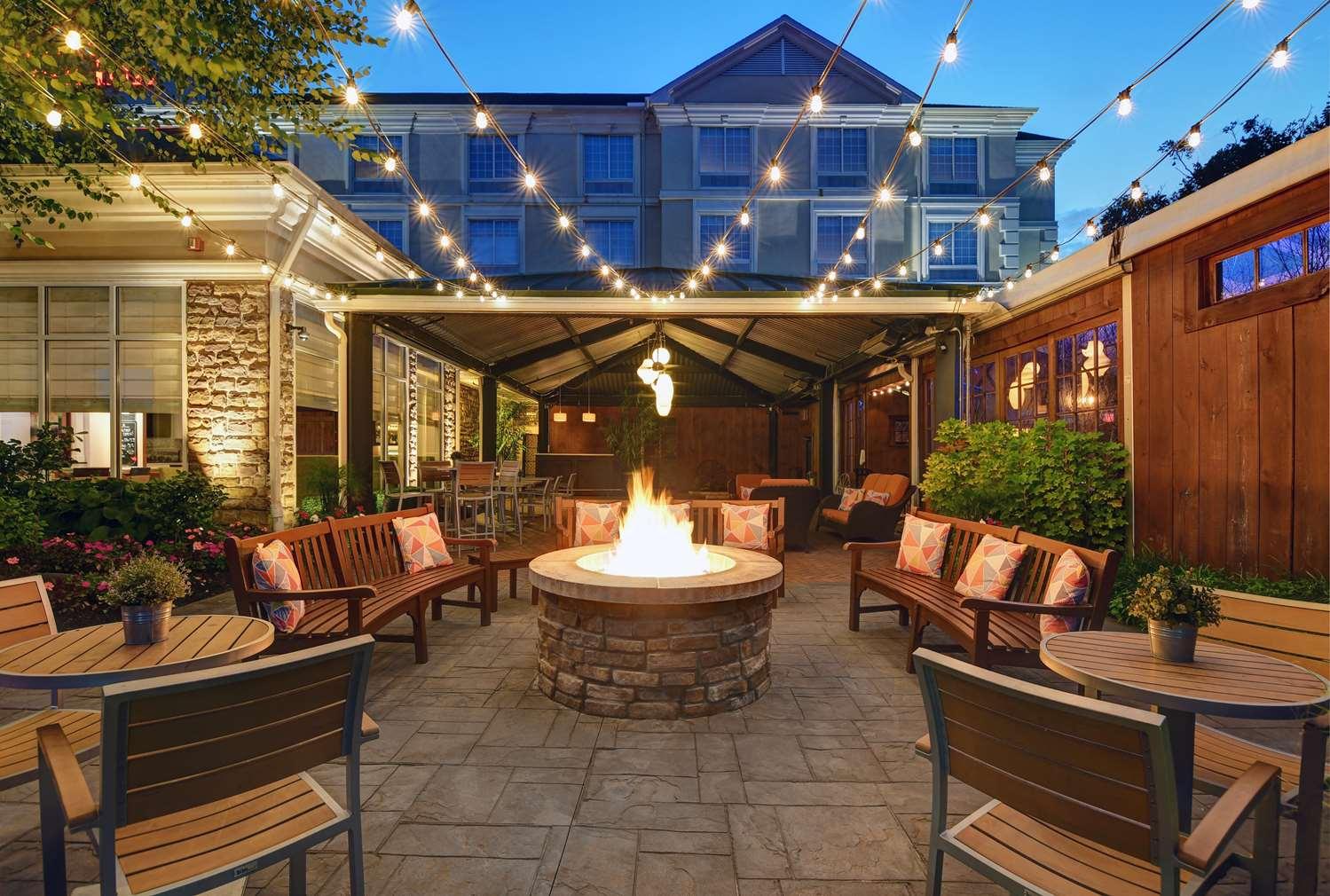 The Wedding Website of Tajé Tanner and Jeffrey Sohmer