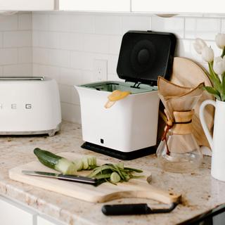 Fresh Air Odor-Free Kitchen Compost Collector