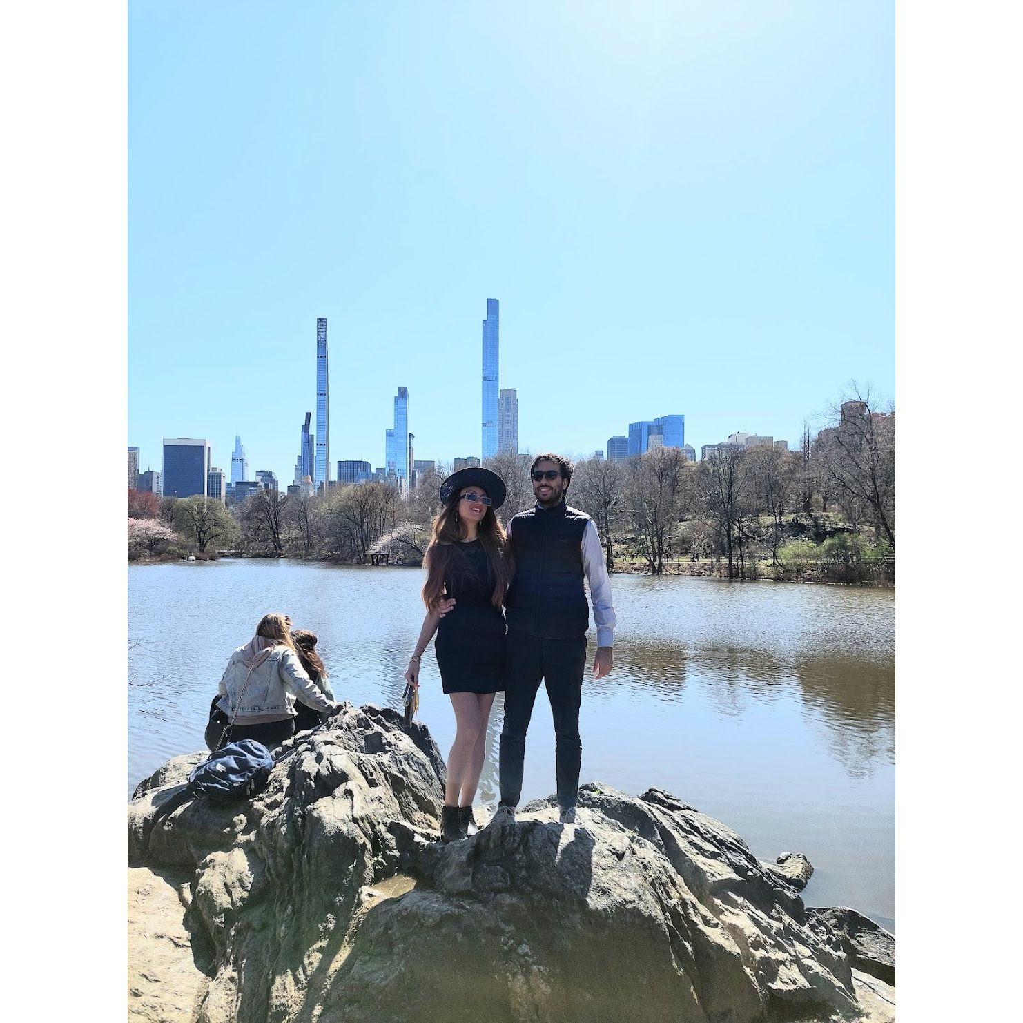 Central Park è uno dei nostri luoghi del cuore: ci andavamo spesso quando vivevo a New York per immergerci nella natura, parlare e rilassarci / Central Park is one of our favorite places: when I lived in New York, we often went there to immerse ourselves in nature, talk and relax - 2023