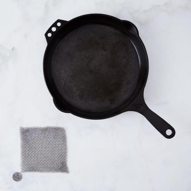 Smithey Cast Iron Skillet with Bonus Chainmail Scrubber