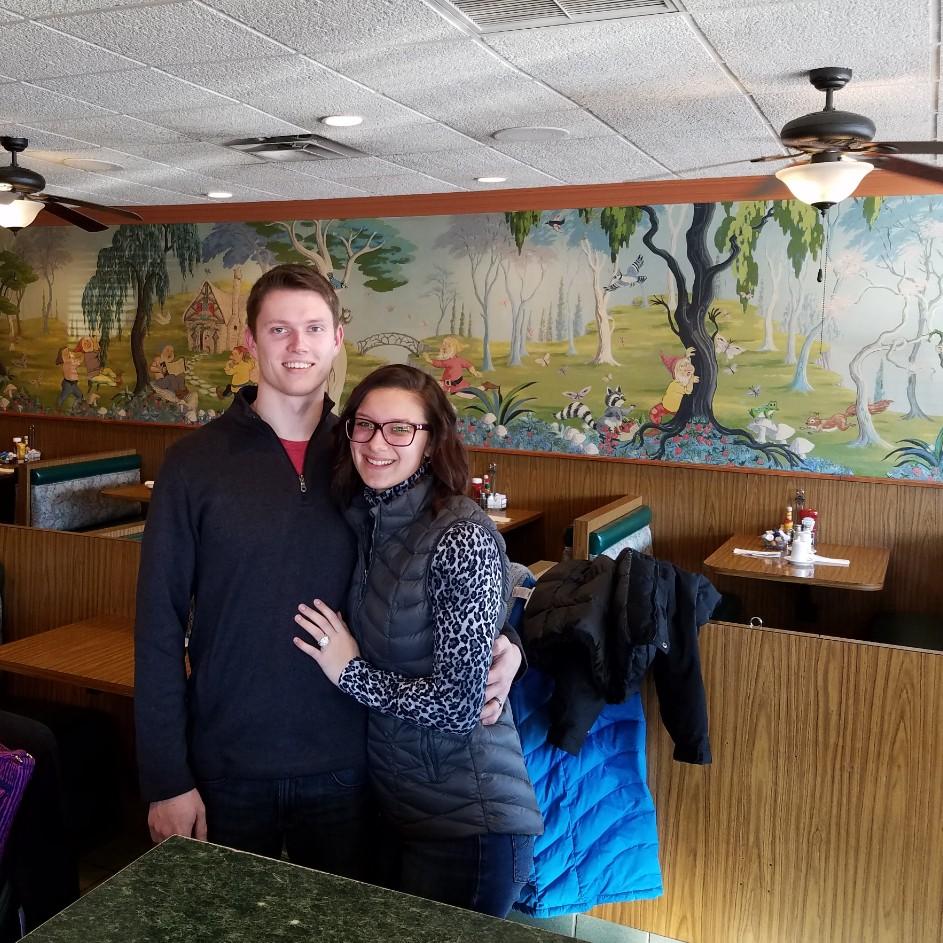 Celebrated our 4 year anniversary at the diner we had our first date