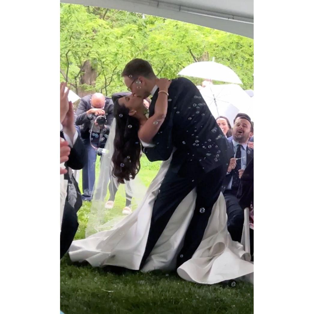 They're married!