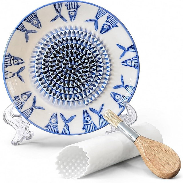 GranHearth Handcrafted Ceramic Garlic Grater Plate 4-Pc Set, 4.72" Handmade Porcelain Grinding Dish with Wooden Boar Bristle Brush & Textured Silicone Peeler, Ocean Blue Hand-Painted Fish