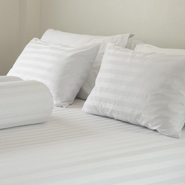 East Coast Bedding 2 Pack Luxury Goose Feather & Down Filled Pillows for Sleeping - Real Soft Geese Feather Bed Pillow Set w/Cotton Shell (Standard Size)