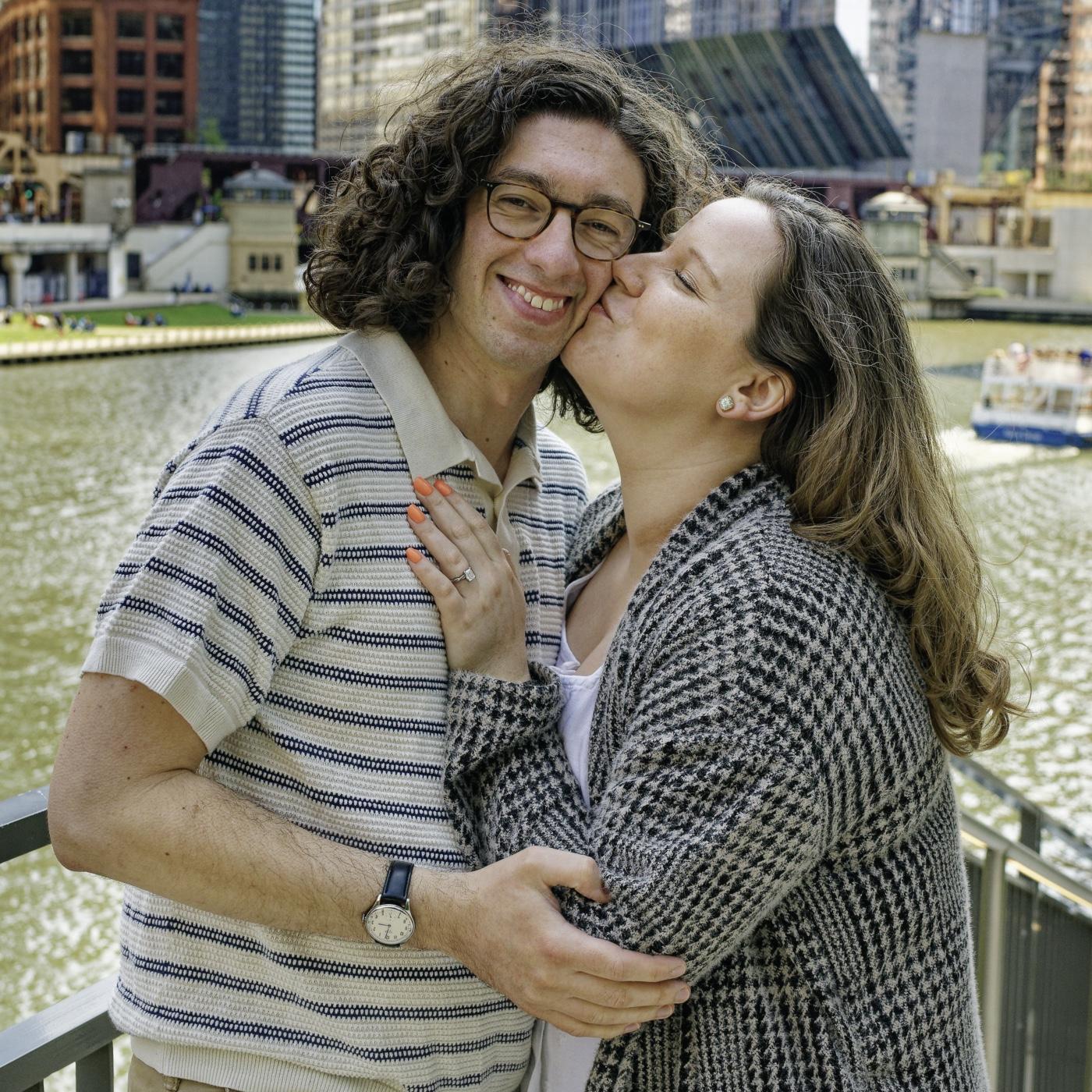 Engagement pictures in Chicago