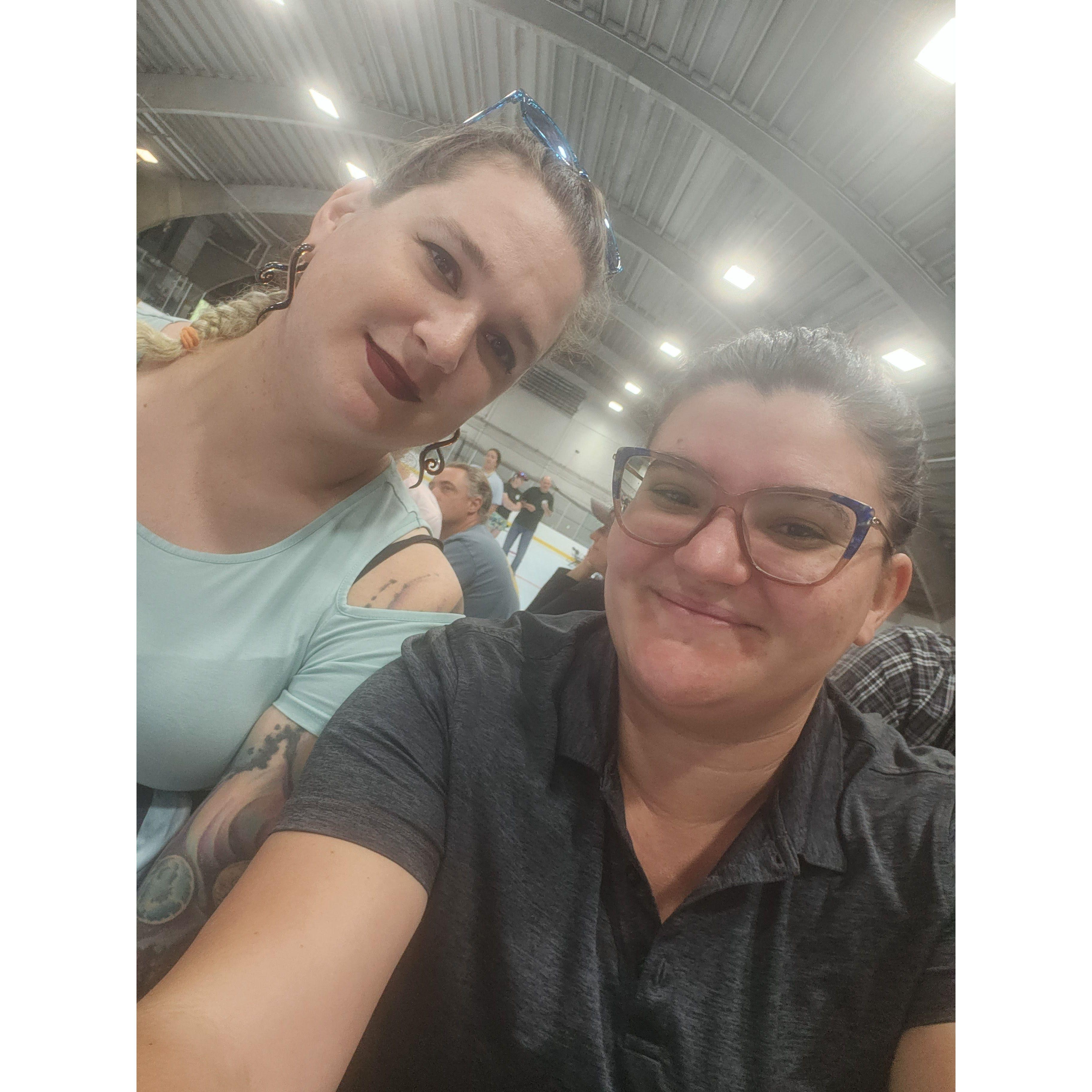 The First time Scarlett took a picture for fakebook in 5 years!!