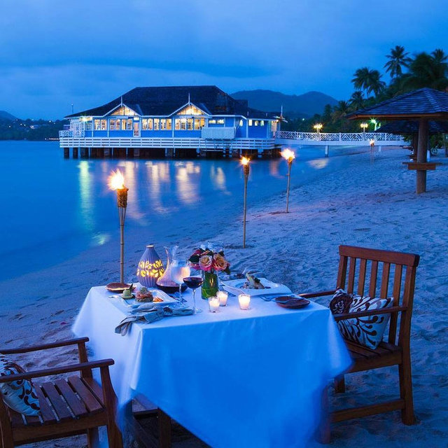 Honeymoon Candlelight Dinner