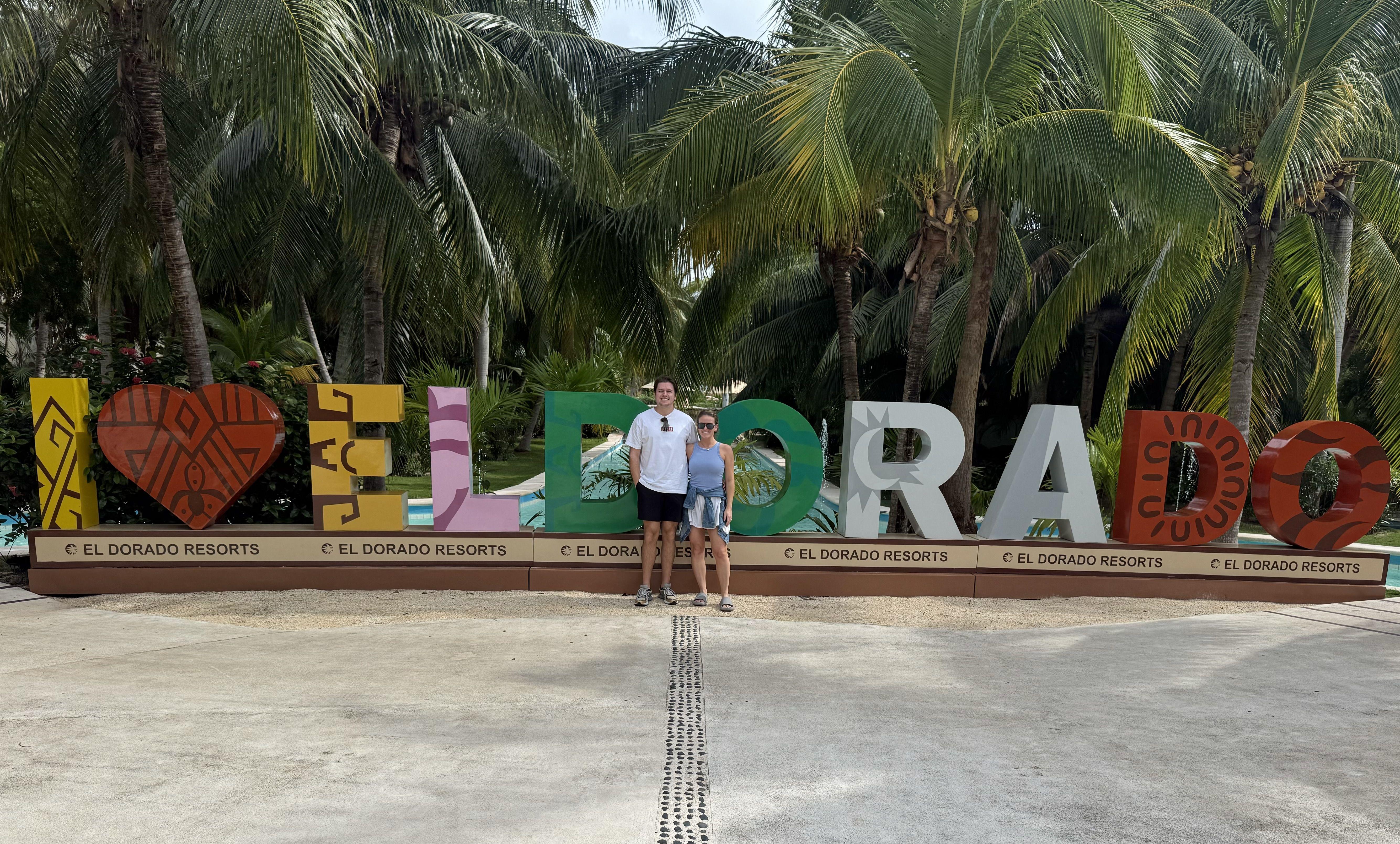 The Wedding Website of Darcy Noelle Nirenstein and States Taylor Roberson